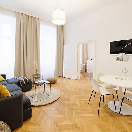 Franz 21 - Typical Viennese Apartment In The Heart Of Viyana Dış mekan fotoğraf