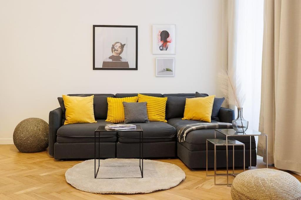 Franz 21 - Typical Viennese Apartment In The Heart Of Viyana Dış mekan fotoğraf